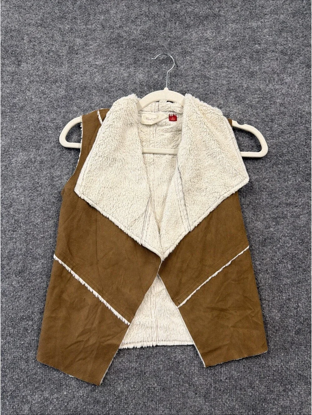 Girls Red Camel Brown Faux Sherpa Lined Open Front Sleeveless Vest Sz M